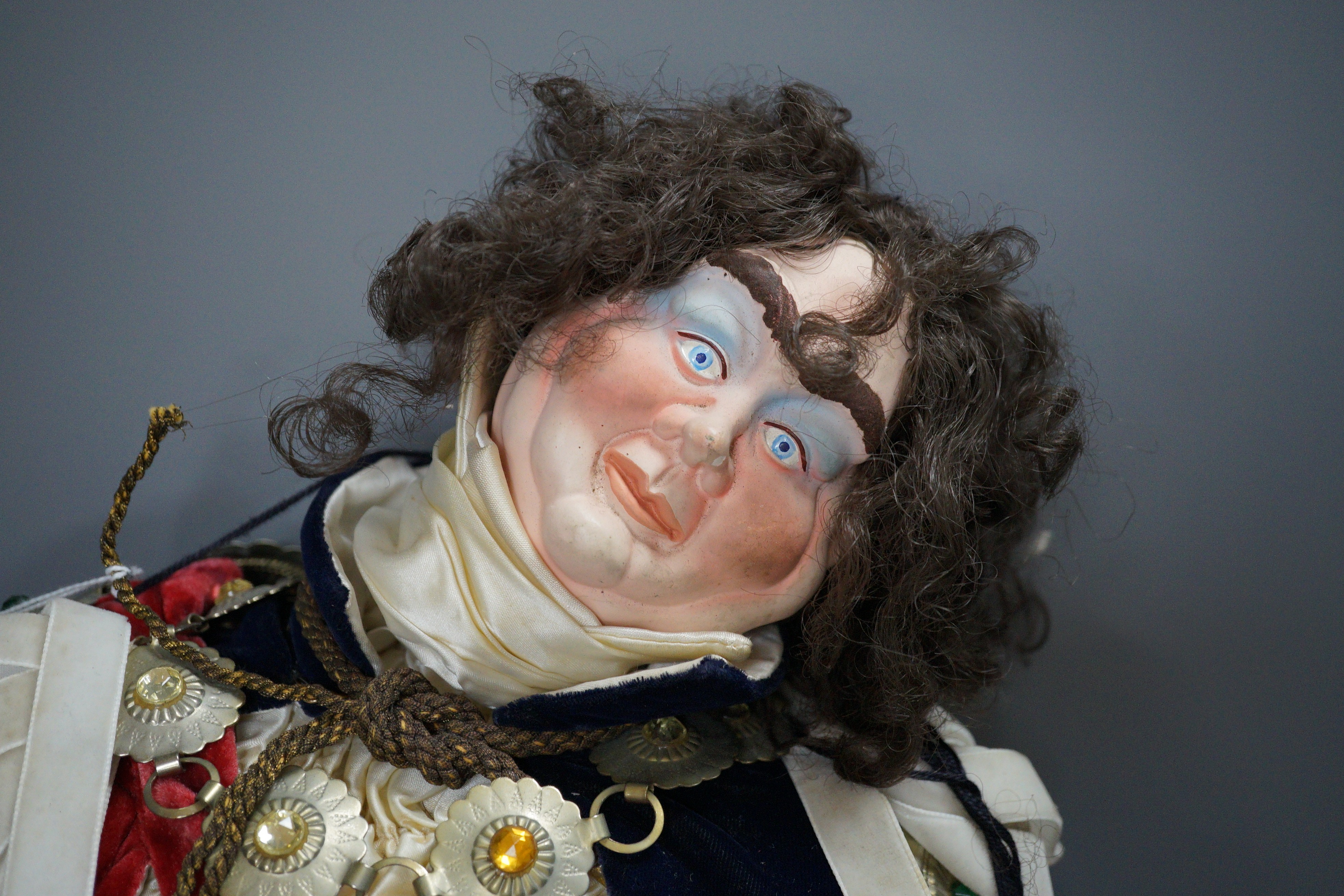 A King George marionette